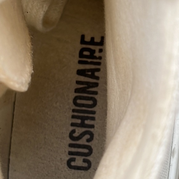 CUSHIONAIRE Women's Vespa Hightop White Canvas Sneakers Size 9 - Picture 8 of 10